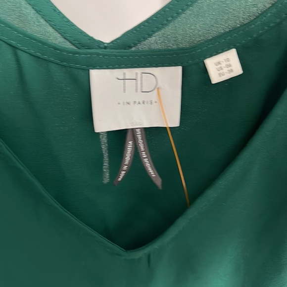 HD In Paris Green Sleeveless Layered V Neck Tank Blouse - Picture 4 of 6